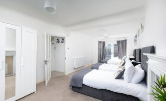 Skyvillion - Enfield 4Bed House W/Garden + Parking