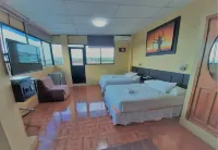 Hotel Los Algarrobos Hotels in Puerto Baquerizo Moreno