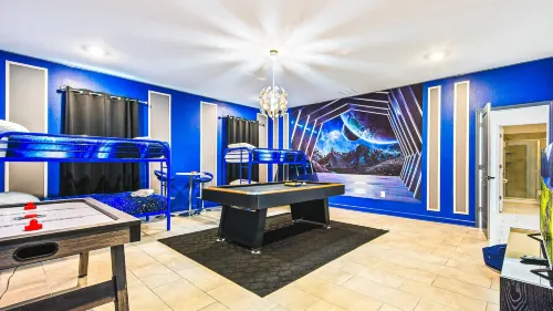 Elegant Retreat with Private Spa & Pool