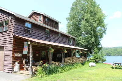 카와사 레이크 B&B 앤드 캐빈스 The Wild Center 주변 호텔