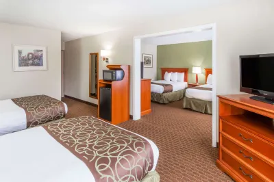 Baymont by Wyndham Peoria Hotels near Sterling Bazaar