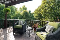 Manor House Inn Hotels in Sandisfield