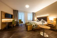 Landhotel Endhart - Pek Hotel Betriebs GmbH Hotels in der Nähe von St. Benedikt Sandau