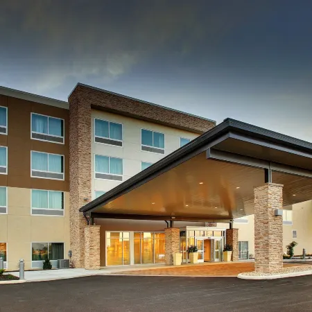 Holiday Inn Express & Suites FINDLAY NORTH by IHG