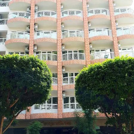 New Pola Hotel