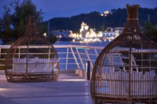 AKS Porto Heli Hotel