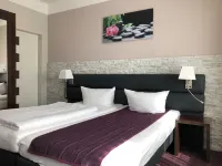 Hotel Restaurant Sonnenhof فنادق في BarBel