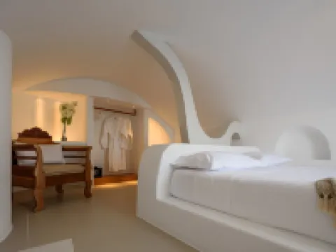 Nefeles Luxury Suites Hotels in Santorini