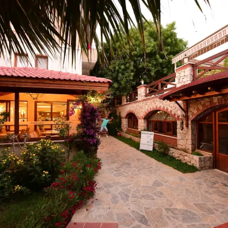 Perdikia Hill Hotel and Villas