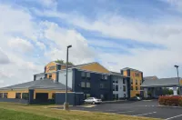 Comfort Inn & Suites Maumee - Toledo I80-90 - 2-Star
