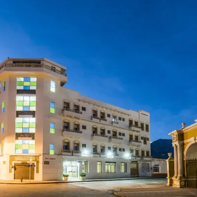 Hotel Dorado Plaza Centro Histórico Hotels near Monumento India Catalina