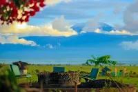Amanya 2-Rooms Lioness Family Hotels in Amboseli