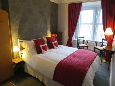 Coalminer's Cottage Отели рядом с достопримечательностью «Мост Миллениум»