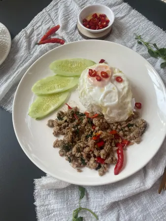 Smaids Room Отели рядом с достопримечательностью «Wat Chedi Sao Lang»