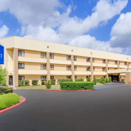 Baymont by Wyndham Plano