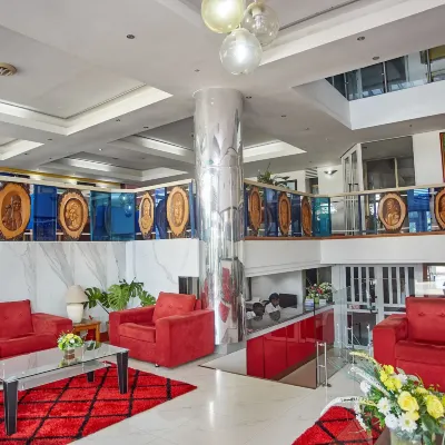 Paintsiwa Wangara Apartments Hotels near James Town Lighthouse