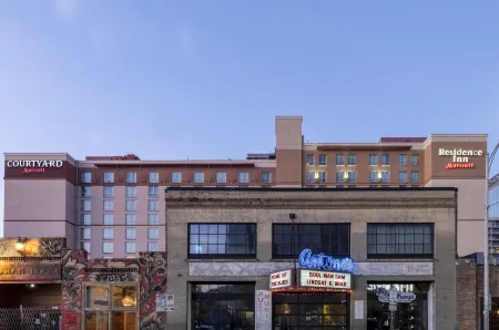 Courtyard Austin Downtown/Convention Center Отели в г. Тревис