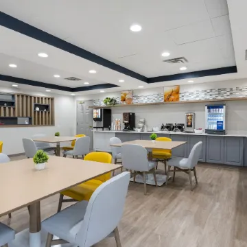 Comfort Inn & Suites Hampton Near Coliseum