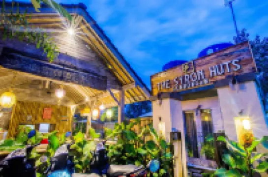 The Syron Huts Lembongan Hotels near Nusa Lembongan