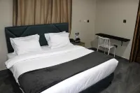 Afrokan Hotel Hotels in Adjiringanor
