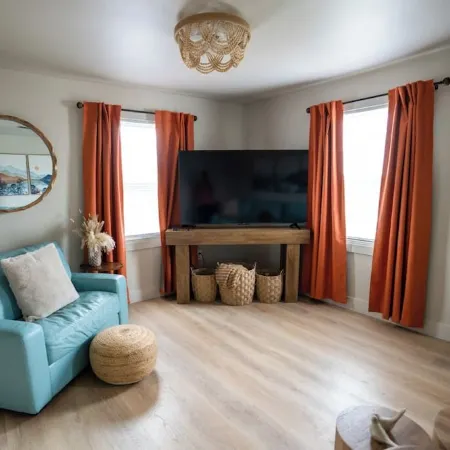 Charming 1-bedroom apartment. Pet friendly, King Bed, Washer & Dryer Отели в г. Монро