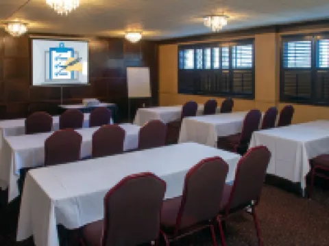 Prestige Hotel Vernon バーノンのホテル