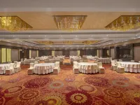 Radisson Blu Kaushambi Delhi NCR Hotels near Raj Ghat