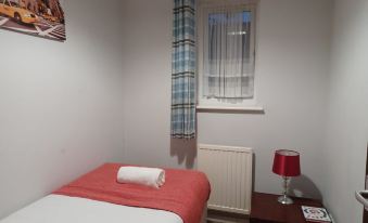 Huku Kwetu - Fieldfare Green