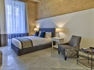 66 Saint Paul's & Spa