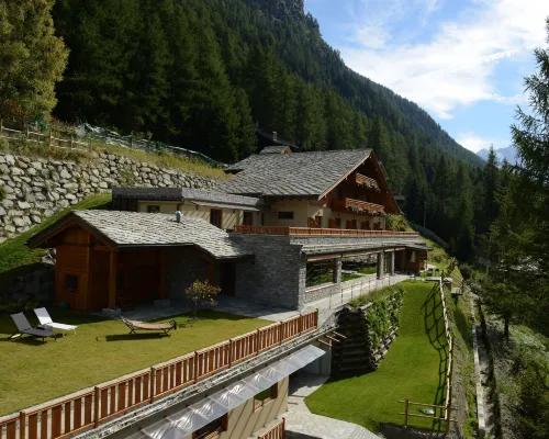 La Madonnina Del Gran Paradiso Wellness Hotel Hotels in Cogne