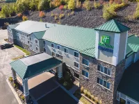 Holiday Inn Express Houghton-Keweenaw Hotels in Houghton