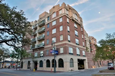Hilton Garden Inn Savannah Historic District Отели в г. Саванна