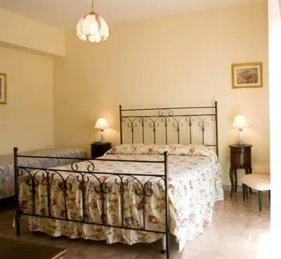 Bed & Breakfast Villa Flora Hotel dekat Terrazza del Cilento
