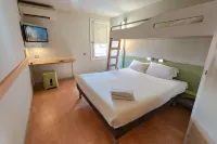 Ibis Budget Bollene Hotels in Suze-la-Rousse