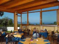 Hotel Savoia فنادق في بروسيدا