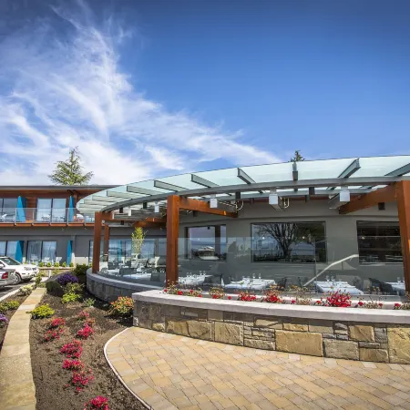 Qualicum Beach Inn
