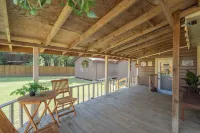 Charming 2-bedroom lake house in Onalaska, TX!
