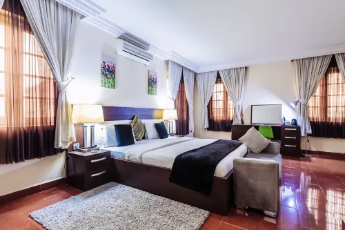 Tranquil Mews Hotel