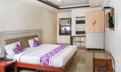 Hotel Lal's Plaza