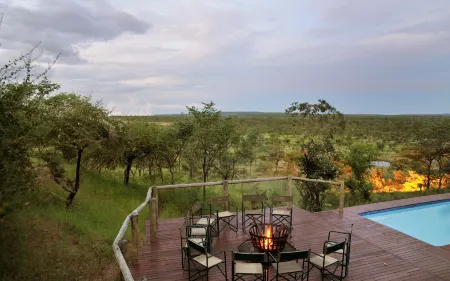 The Elephant Camp Отели в г. Хуэндж