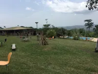 Sweet Mother Eco Resort Hoteles en Aburi