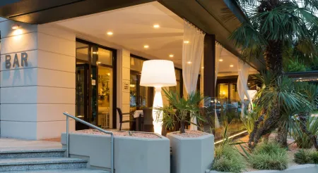 Hotel Brescia & Apartments Отели рядом с достопримечательностью «Chiesa Maddalena»