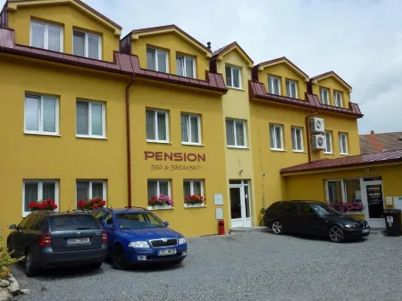 No 28 Rooms & Apartments