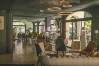 Hotel Restaurant du Parc en Bord de Rivière Hotels in Fontaine-de-Vaucluse