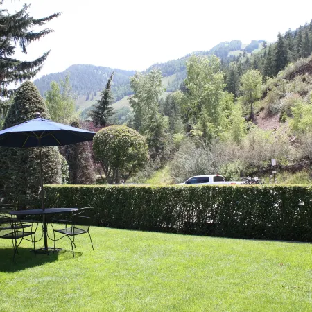 St Moritz Lodge and Condominiums