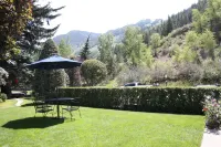 St Moritz Lodge and Condominiums - Lodges