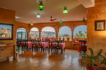 Hotel Lal Garh Fort and Palace