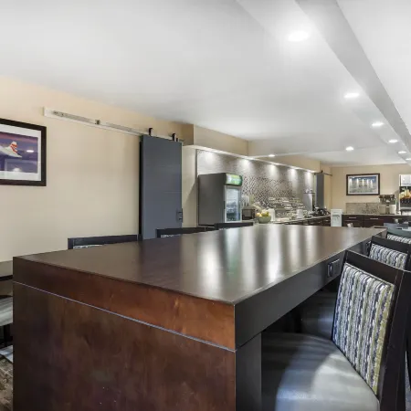 Quality Inn & Suites Airport