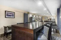 Quality Inn & Suites Airport - breakfast