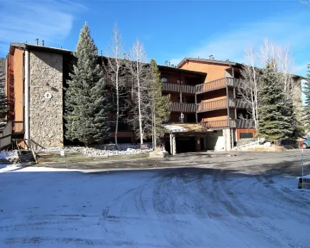 Mountainside 2 Bed 2 Bath Hotels in Frisco